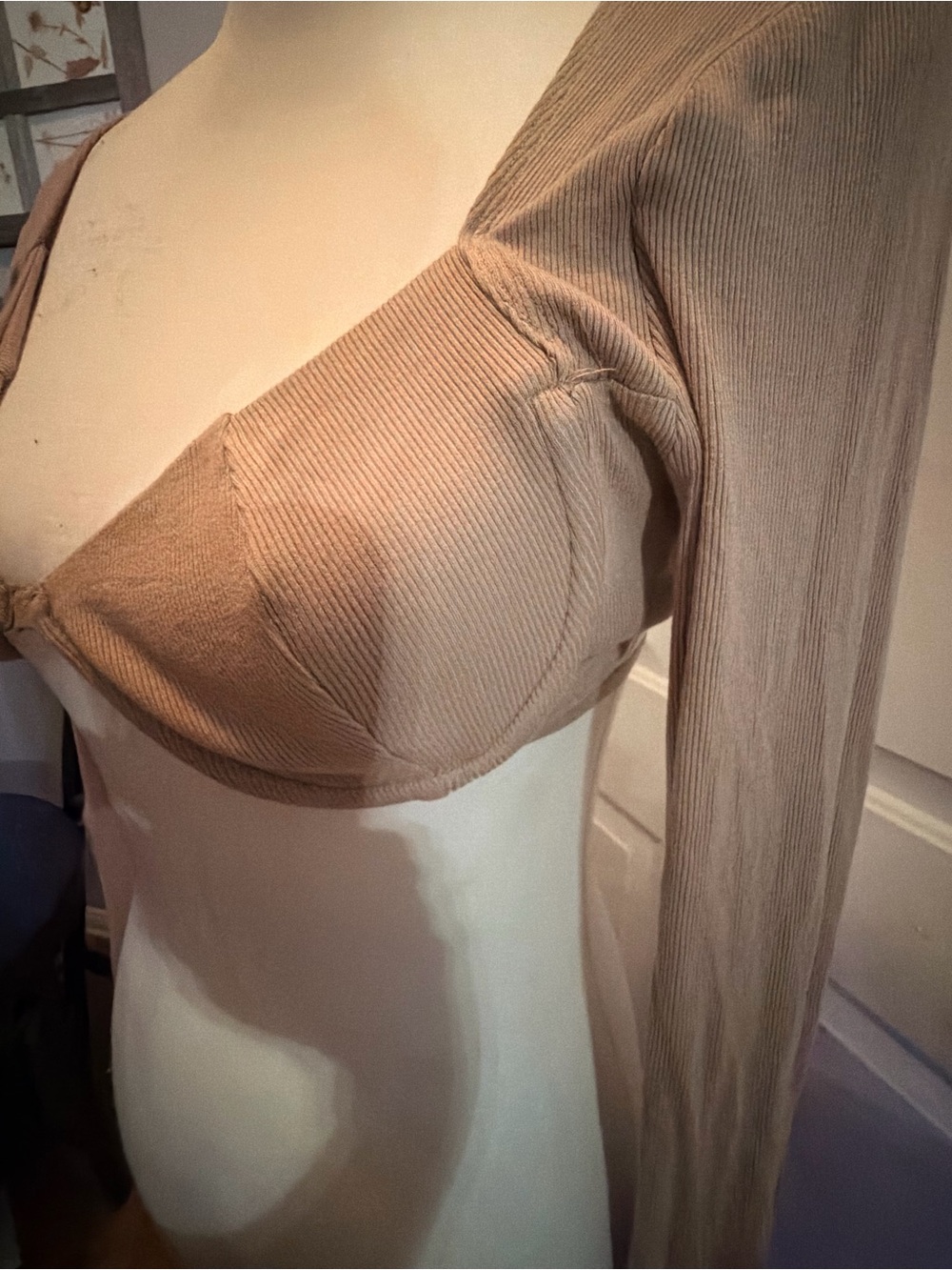 Tic toc | Long Sleeve Underwire Bra Top in Nude - Picture 3 of 7